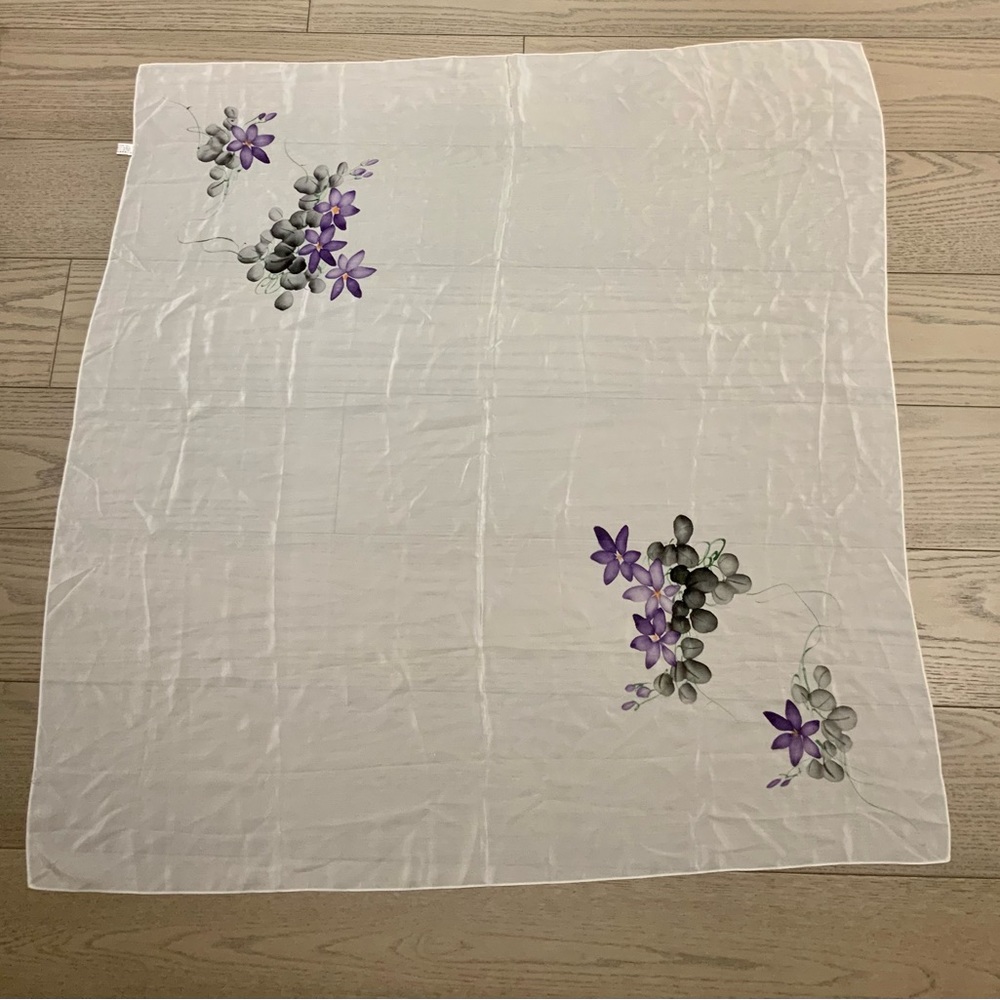 Vintage 100% Silk Large Square Scarf - Picture 3 of 6